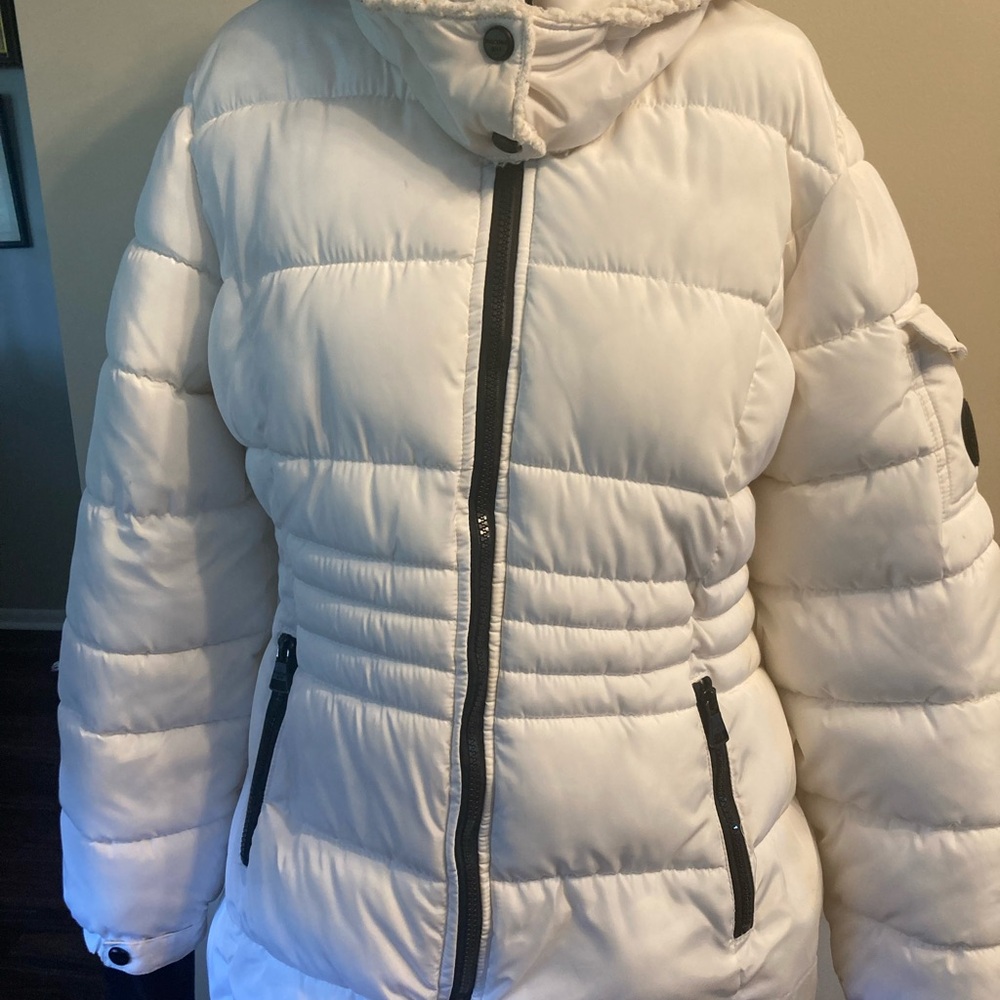 Madden Girl White Glossy Puffer Coat with Tailored Fit
